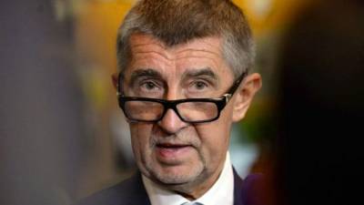 Премьер Чехии: Я больше не прошу, а требую штрафовать нарушителей карантина