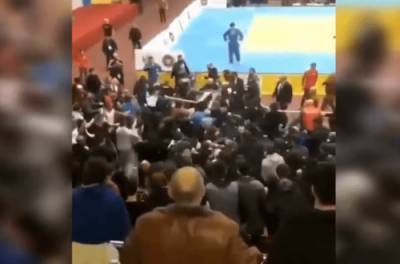 В России соревнования по дзюдо закончились массовым побоищем. ВИДЕО