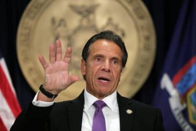 Секс-скандал в США: губернатора Нью-Йорка обвинили в домогательствах