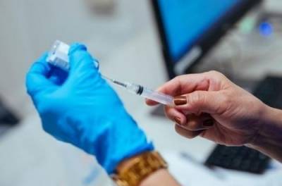 Прививки от COVID получили уже более 3 тысяч украинцев