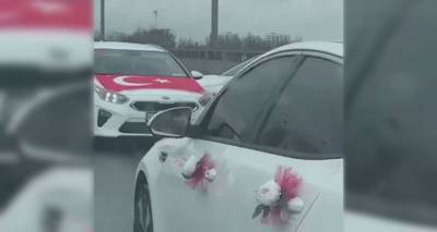 Автомобилисты с турецким флагом устроили опасные маневры в Москве - видео