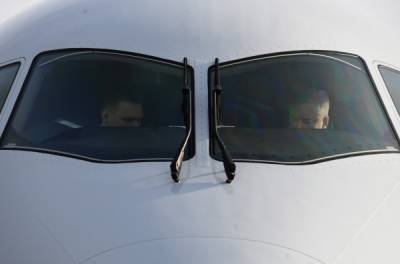 СМИ сообщили о предложении авиакомпаний сократить отпуск пилотам