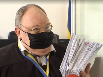В Чернигове на заседании апелляционного суда заснул судья – СМИ