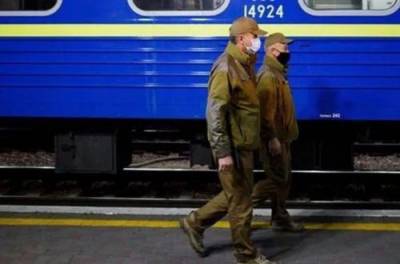 Укрзалізниця подсказала пассажирам, как покинуть карантинное Прикарпатье