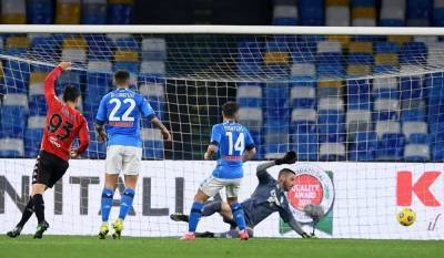 Наполи уверенно обыграл Беневенто в матче Серии А