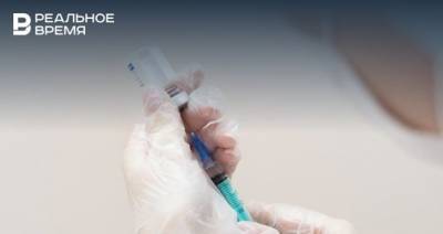 Главный инфекционист США рассказал, что может снизить эффективность вакцин