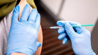 ФРГ направит в Чехию 15 000 доз вакцины от коронавируса