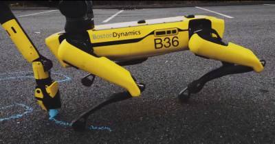 Робот "Boston Dynamics" научился прыгать через скакалку, рисовать мелом и управлять приборами