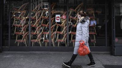Введен комендантский час, закрыты торговые центры - во Франции усилили меры по борьбе с пандемией