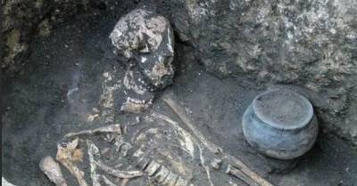 Трое жителей Севастополя заплатят 200 тысяч рублей за разграбленный древний могильник