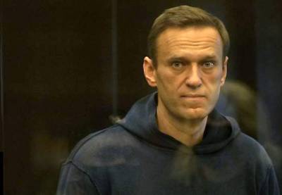 Расправа с оппозицией: российский суд приговорил Навального почти к 3 годам тюрьмы