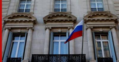 На Генконсульство России в Нью-Йорке напал неизвестный вандал