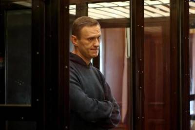 «Все плохо»: что красноярцы думают о замене Навальному условного срока на реальный