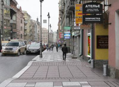 Более 800 рекламных щитов разрешили установить в Петербурге за январь