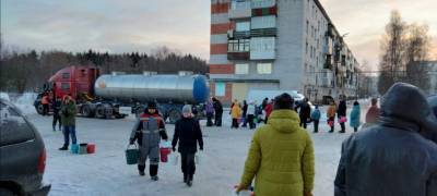 Жители райцентра в Карелии после ликвидации аварии на водопроводе снова пожаловались на перебои с водой