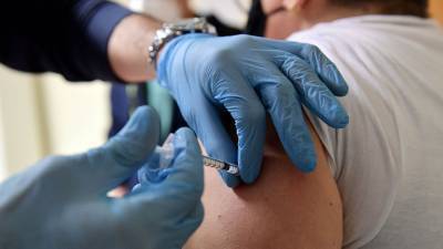 Китай выразил готовность сотрудничать с РФ по вакцине от COVID-19