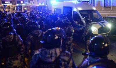 В ходе стихийного протеста в Москве и Петербурге задержали 1386 человек