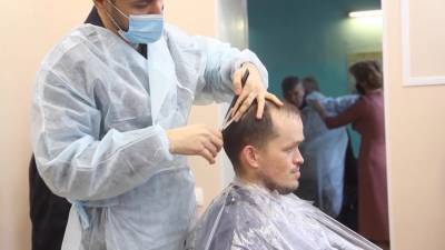 Социальный барбершоп: в Уфе открыли парикмахерскую для бездомных