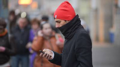 Россиянам посоветовали не давать телефон незнакомцам для звонка