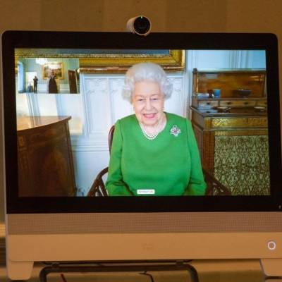 Королева Елизавета II ищет помощника по ведению соцсетей