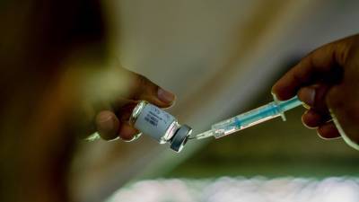 Мексиканский регулятор разрешил вакцинацию российским "Спутником V"