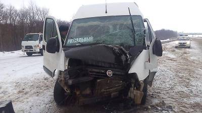 В Башкирии катафалк столкнулся со снегоуборочной машиной: есть пострадавшие