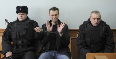 Юрист: Навальный сам выбрал тюрьму