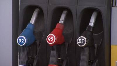 Нефтекомпании обязали увеличить продажу топлива на бирже