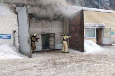 В Красноярске во время тушения возгорания на складе погибли трое пожарных