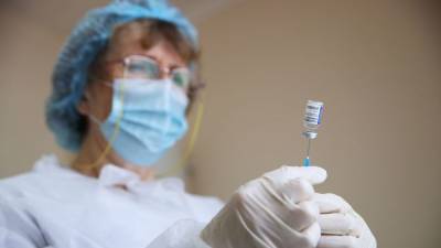 Более 10 тысяч крымчан получили прививку от коронавируса