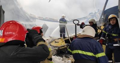 Крупный пожар в "Эпицентре" в Первомайске: осталось только десять процентов помещения