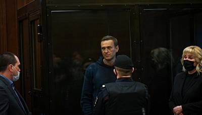 Навального этапируют в одну из колоний Центрального округа