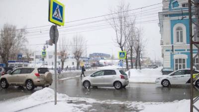 В Барнауле водителей предупредили об опасности на дорогах из-за непогоды
