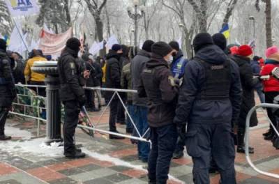 В Киеве полиция перешла на усиленный режим в правительственном квартале из-за акций