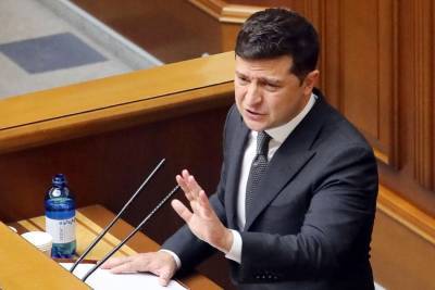 Зеленский назвал санкции против телеканалов трудным решением