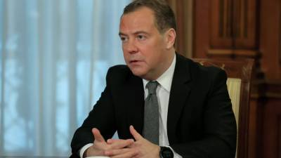Медведев назвал число стран одобривших российскую вакцину от COVID-19