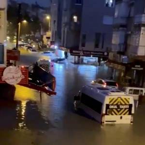 Паводки в Турции: два человека погибли, затоплены более 1500 домов. Видео