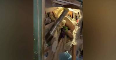 Тело москвички пять часов искали в заваленной мусором квартире