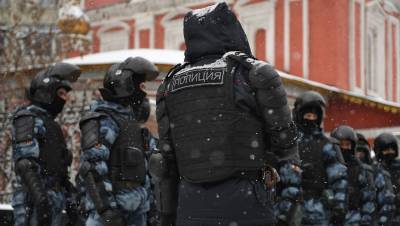 Песков: жесткие действия полиции на незаконных акциях протеста оправданы