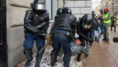 Песков рассказал, чем протест в России похож на белорусский