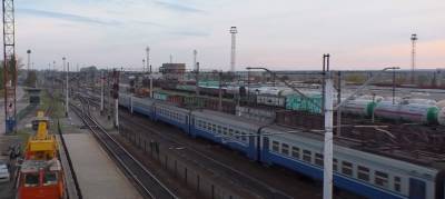 ЧП в Харькове: пьяный мужчина улегся на рельсы во время движения поезда, жуткие детали