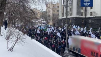 В Киеве протестующие перекрыли улицу Грушевского