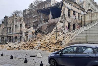 В Одессе третья за два дня авария: в исторической части обрушилось нежилое здание