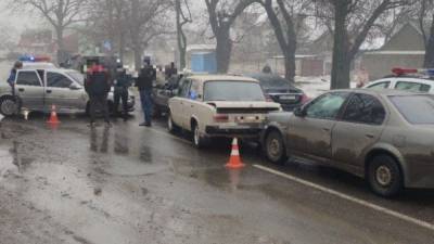ДТП в Одессе: столкнулись 6 автомобилей, одного водителя увезли в больницу