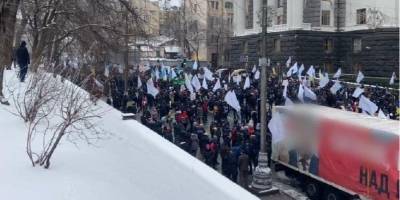 В Киеве ограничили движение транспорта по улице Грушевского из-за протеста