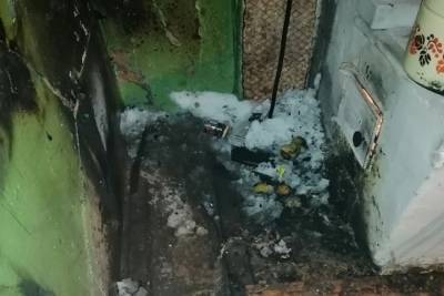 В Каргополе из-за открытой печки чуть не сгорел многоквартирный дом