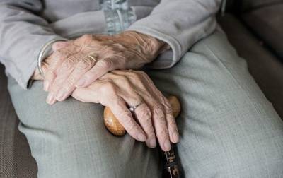 В Украине у более 300 домов престарелых проблемы с регистрацией