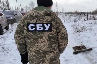 Из России в Украину через пограничный забор перебросили доллары и электроприбор