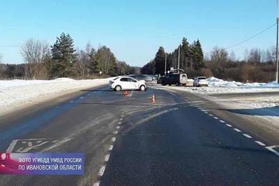 «Легковушки» не поделили дорогу - за сутки сразу две однотипные аварии произошли в Ивановской области