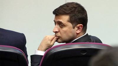 Каждый второй украинец выступает за отставку Зеленского – идея особо популярна на Донбассе
